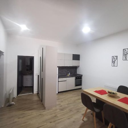 Restoran Due Punti Apartment Kursumlija Екстериор снимка