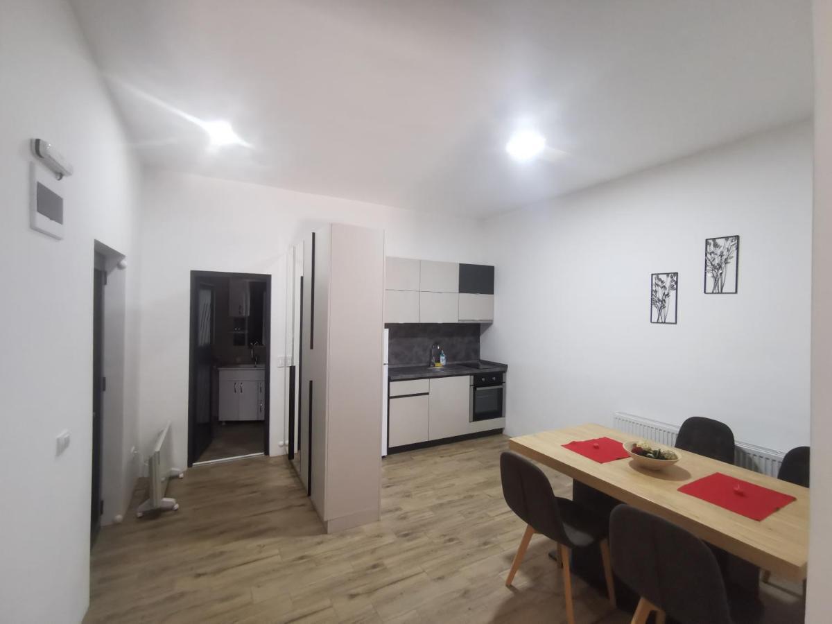 Restoran Due Punti Apartment Kursumlija Екстериор снимка